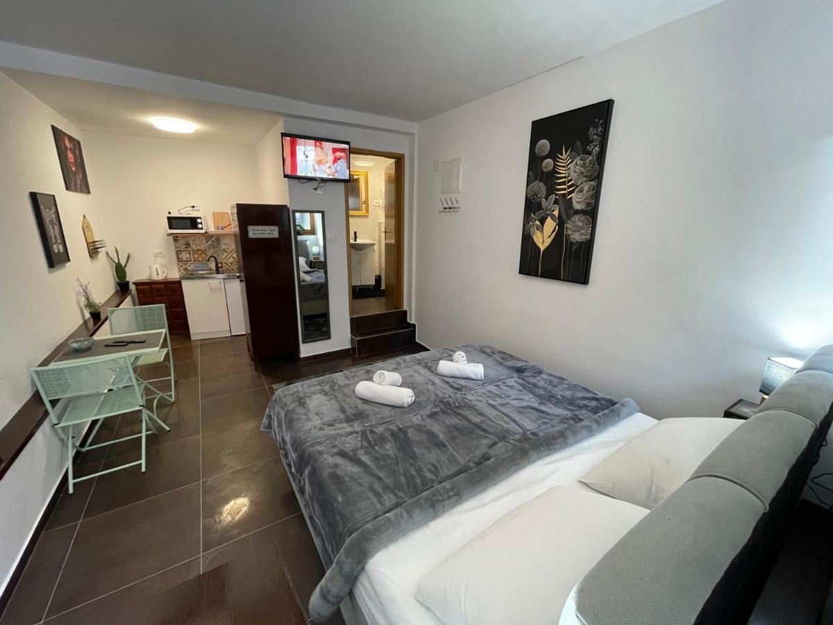 Tequila Apartments (Adults Only) Задар Екстериор снимка