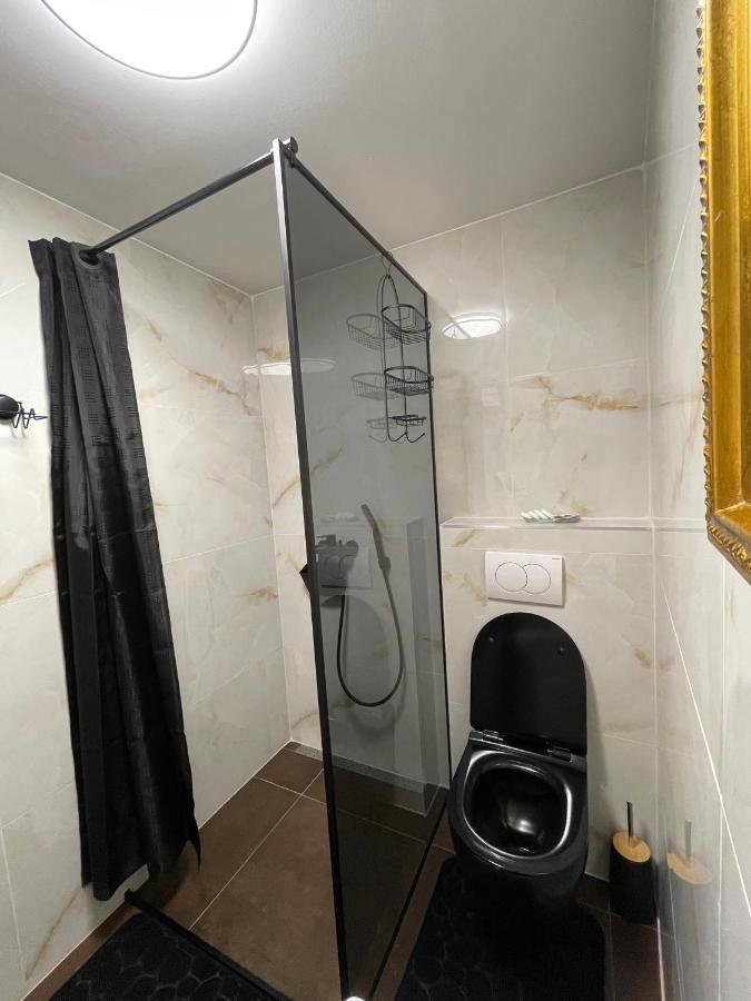 Tequila Apartments (Adults Only) Задар Екстериор снимка