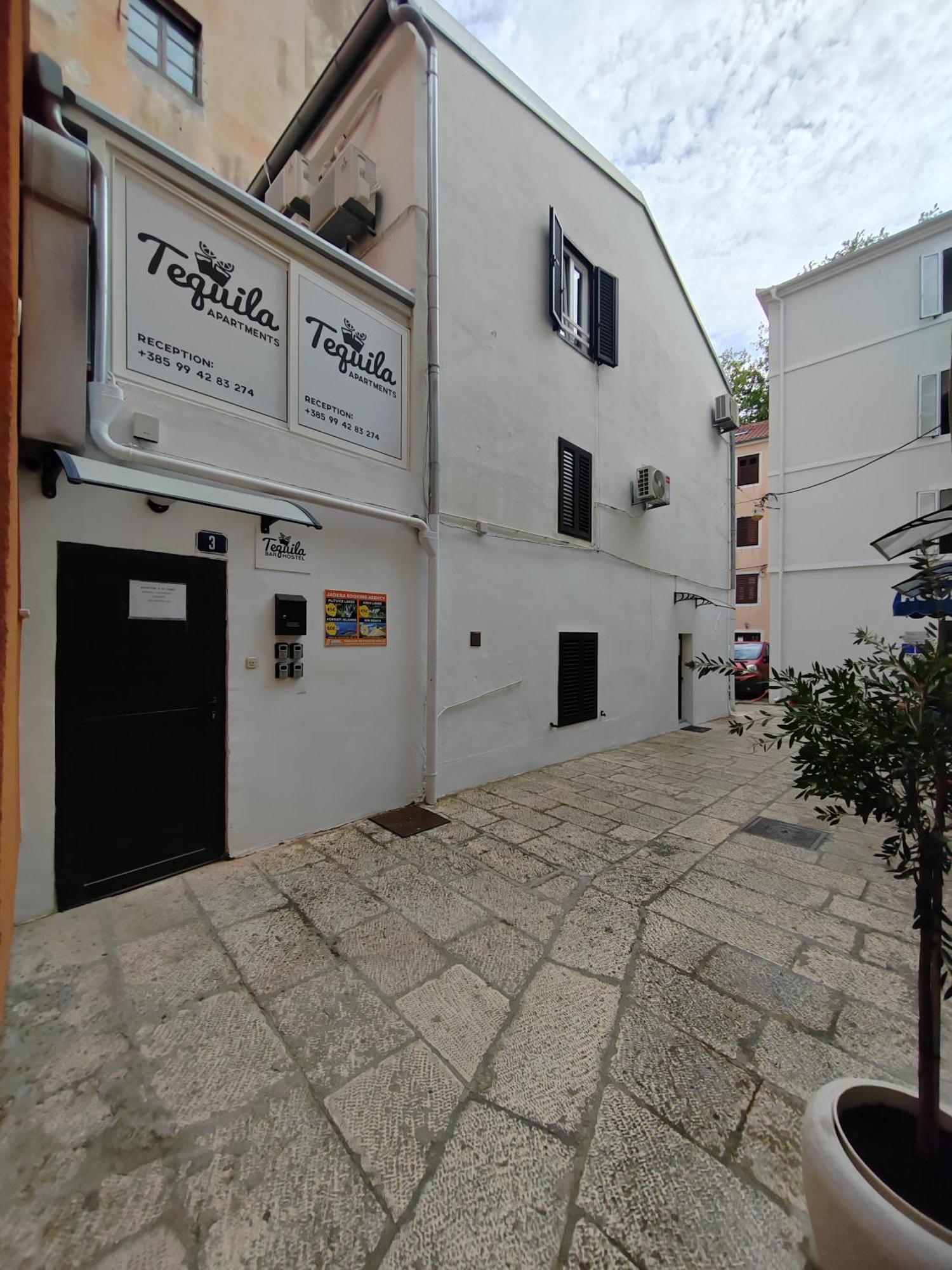 Tequila Apartments (Adults Only) Задар Екстериор снимка